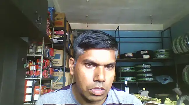 Snapshot of roundbunny chatting on December 4, 2024, 6:55 am roundbunny online show from December 4, 2024, 6:55 am