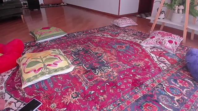 Whitekitty-exe online show from February 6, 2025, 5:09 pm