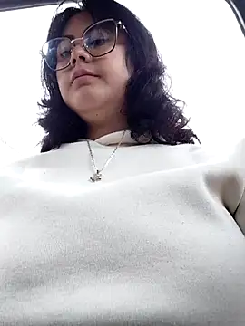 lara moon25 online show from November 13, 2025, 6:51 pm