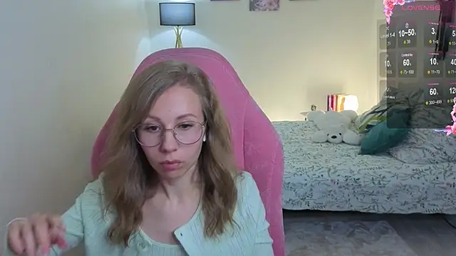 Snapshot of Lill_Mary chatting on September 22, 2025, 3:30 am Lill Mary online show from September 22, 2025, 3:30 am