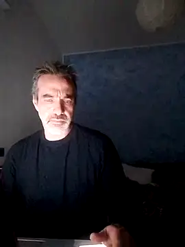 Snapshot of Marcolino183 chatting on January 16, 2025, 4:18 pm Marcolino183 online show from January 16, 2025, 4:18 pm