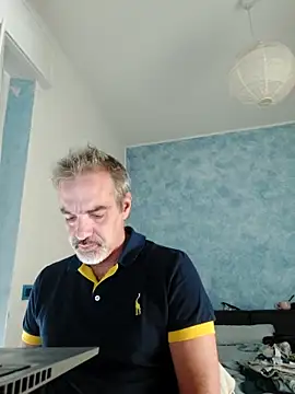 Snapshot of Marcolino183 chatting on September 16, 2025, 7:31 am Marcolino183 online show from September 16, 2025, 7:31 am