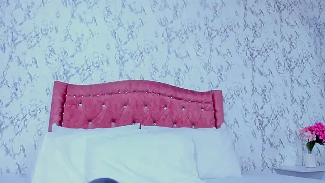 Mia Malkovaa  online show from February 26, 2026, 5:12 pm