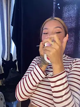 baby lizy online show from January 15, 2025, 8:37 pm