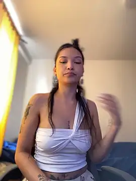 Snapshot of baby_lizy chatting on February 17, 2026, 6:25 pm baby lizy online show from February 17, 2026, 6:25 pm