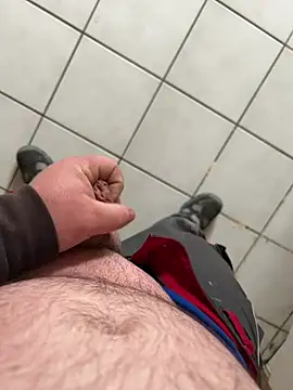 Snapshot of lescoquin2215 chatting on February 20, 2026, 9:43 am lescoquin2215 online show from February 20, 2026, 9:43 am