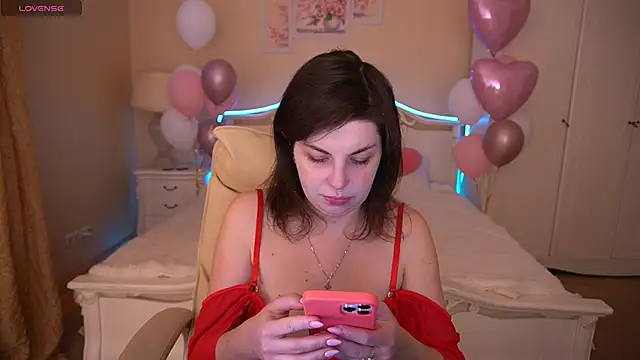 Snapshot of MirandaWong chatting on February 16, 2025, 5:15 am MirandaWong online show from February 16, 2025, 5:15 am