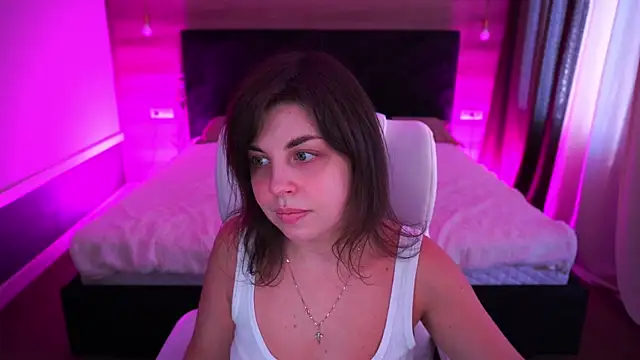 Snapshot of MirandaWong chatting on September 19, 2025, 5:53 am MirandaWong online show from September 19, 2025, 5:53 am