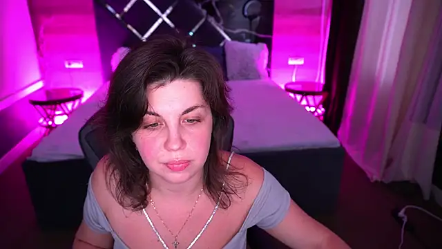 Snapshot of MirandaWong chatting on October 13, 2025, 5:51 am MirandaWong online show from October 13, 2025, 5:51 am