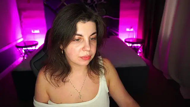 Snapshot of MirandaWong chatting on November 15, 2025, 6:44 am MirandaWong online show from November 15, 2025, 6:44 am