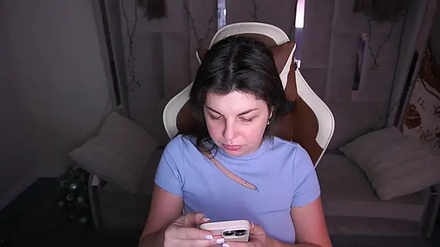 Snapshot of MirandaWong chatting on February 23, 2026, 5:27 am MirandaWong online show from February 23, 2026, 5:27 am