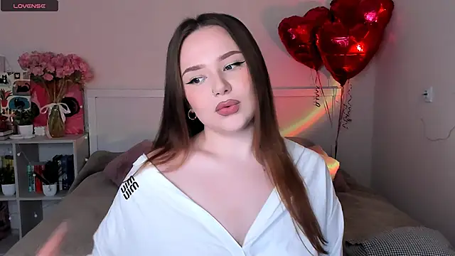 Snapshot of LittleKiitten chatting on May 28, 2026, 2:47 pm LittleKiitten online show from May 28, 2026, 2:47 pm
