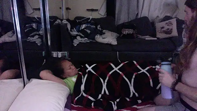 Johndoe2292 online show from April 10, 2026, 9:47 am