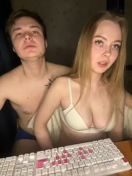 Family-Mm1 online show from December 20, 2024, 9:17 pm