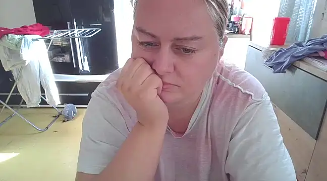 Snapshot of Meliss_Official9 chatting on February 24, 2025, 7:55 am Meliss Official9 online show from February 24, 2025, 7:55 am