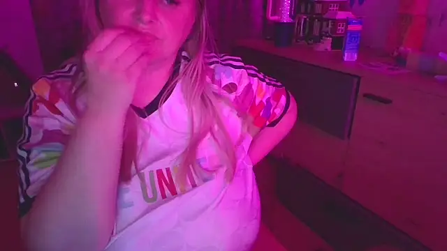 Meliss Official9 online show from June 15, 2026, 8:33 pm