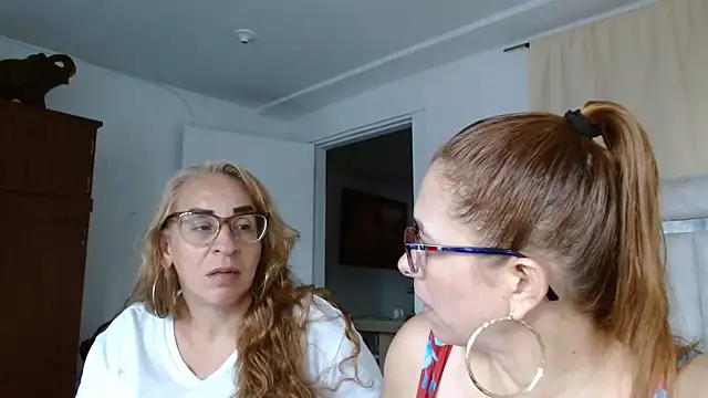 Snapshot of karlabarrera chatting on June 3, 2026, 8:36 pm karlabarrera online show from June 3, 2026, 8:36 pm
