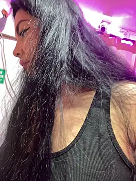 Hot beauty   online show from October 18, 2025, 3:53 am