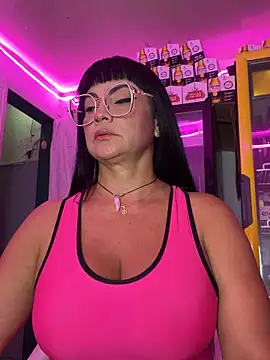 Hot beauty   online show from February 5, 2026, 3:00 am