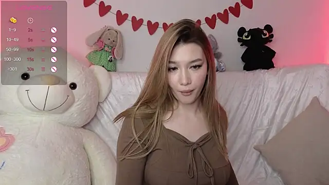 Snapshot of LuxuryGirl__ chatting on February 21, 2025, 7:45 am LuxuryGirl online show from February 21, 2025, 7:45 am
