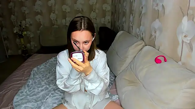 MelodyOfLovee online show from April 23, 2026, 12:45 am