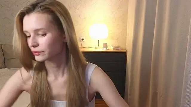 Snapshot of elsa_limerence chatting on May 4, 2026, 5:31 pm elsa limerence online show from May 4, 2026, 5:31 pm