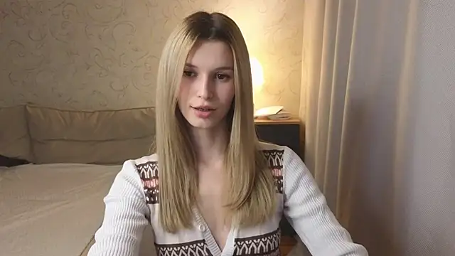 Snapshot of elsa_limerence chatting on May 11, 2026, 4:04 pm elsa limerence online show from May 11, 2026, 4:04 pm