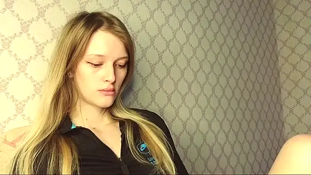 Evvie Summn1 online show from May 15, 2026, 2:24 pm