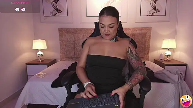 Snapshot of lyn_adamns chatting on January 23, 2025, 11:15 pm lyn adamns online show from January 23, 2025, 11:15 pm