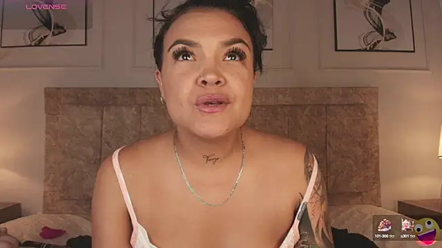 Snapshot of lyn_adamns chatting on February 10, 2025, 11:45 pm lyn adamns online show from February 10, 2025, 11:45 pm