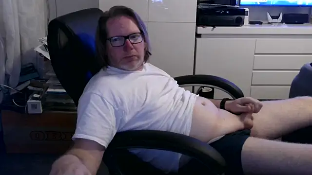 VSteph online show from April 19, 2026, 12:22 am