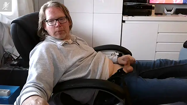 Snapshot of VSteph chatting on June 12, 2026, 4:17 pm VSteph online show from June 12, 2026, 4:17 pm