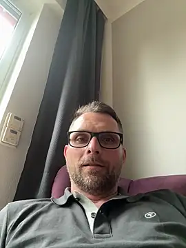 Snapshot of Perry_devot chatting on May 29, 2026, 6:06 pm Perry devot online show from May 29, 2026, 6:06 pm