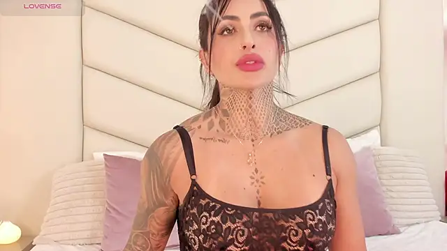 ValkyBes online show from January 19, 2025, 11:53 pm