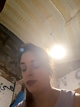 Yasmine47 online show from October 2, 2025, 9:33 pm