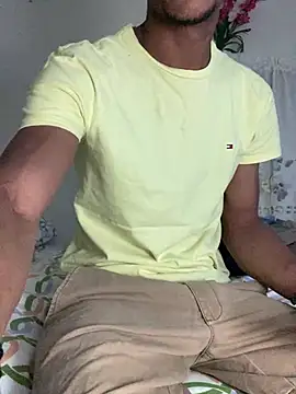 Johnras121 online show from April 6, 2026, 11:05 pm