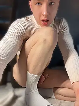 Snapshot of Hungry__Puppy chatting on April 7, 2026, 2:39 pm Hungry Puppy online show from April 7, 2026, 2:39 pm