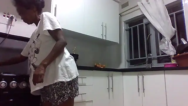 Snapshot of sweets_80 chatting on March 29, 2026, 3:06 am sweets 80 online show from March 29, 2026, 3:06 am