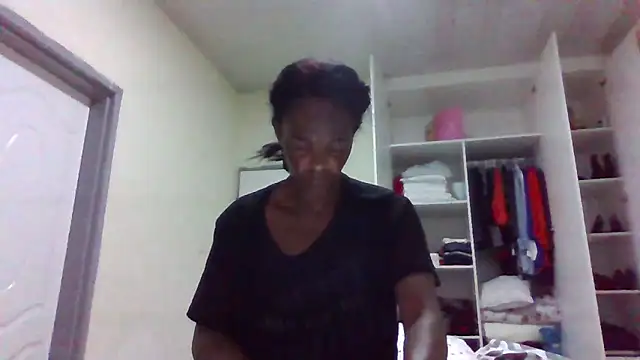 Snapshot of sweets_80 chatting on April 13, 2026, 3:56 am sweets 80 online show from April 13, 2026, 3:56 am