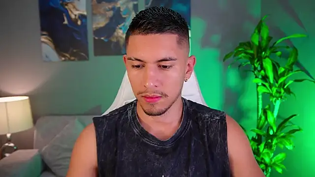 Snapshot of Aaronfox_x chatting on January 5, 2025, 12:09 am Aaronfox x online show from January 5, 2025, 12:09 am