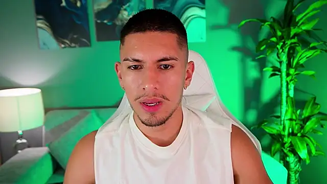 Snapshot of Aaronfox_x chatting on January 7, 2025, 3:24 am Aaronfox x online show from January 7, 2025, 3:24 am