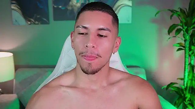 Snapshot of Aaronfox_x chatting on January 10, 2025, 11:18 pm Aaronfox x online show from January 10, 2025, 11:18 pm