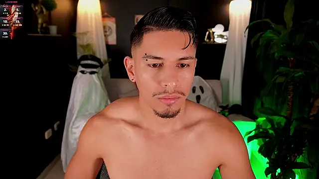 Snapshot of Aaronfox_x chatting on October 7, 2025, 2:36 pm Aaronfox x online show from October 7, 2025, 2:36 pm