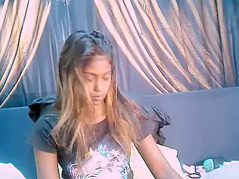 Snapshot of indiantimtim4u chatting on December 18, 2024, 2:53 am indiantimtim4u online show from December 18, 2024, 2:53 am