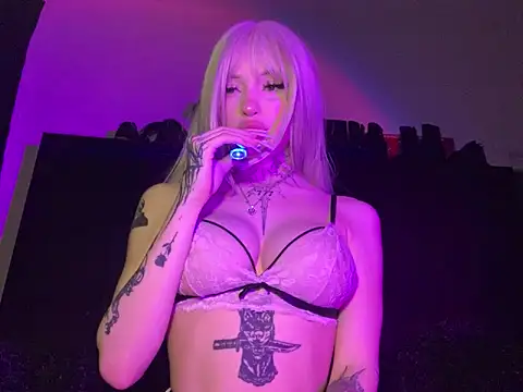 madelinexx online show from February 21, 2025, 6:59 pm