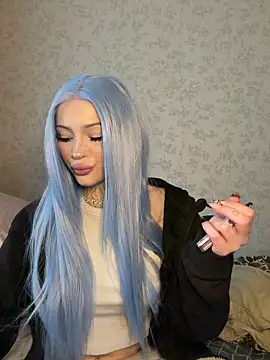 madelinexx online show from February 18, 2026, 12:01 pm