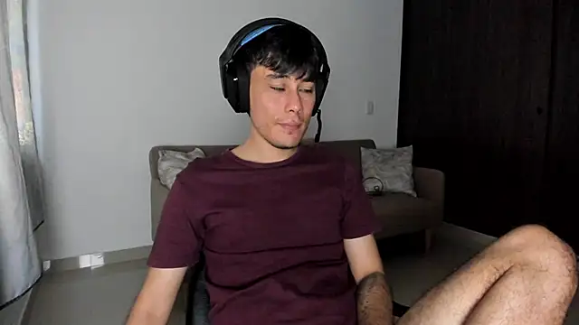 Huge latin cock online show from October 13, 2025, 9:15 pm