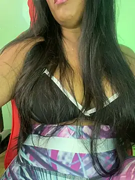 Snapshot of hurren_pasha chatting on February 5, 2025, 11:55 am hurren pasha online show from February 5, 2025, 11:55 am