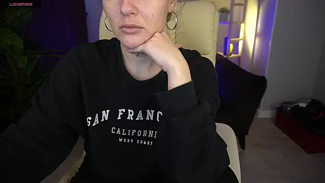 Snapshot of MaribelRiverr_ chatting on December 10, 2024, 6:22 am MaribelRiverr online show from December 10, 2024, 6:22 am