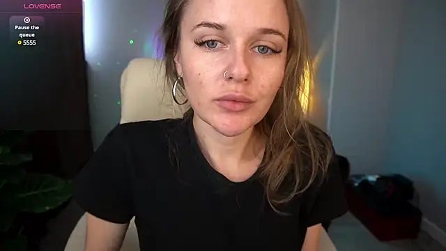 Snapshot of MaribelRiverr_ chatting on December 13, 2024, 9:46 am MaribelRiverr online show from December 13, 2024, 9:46 am